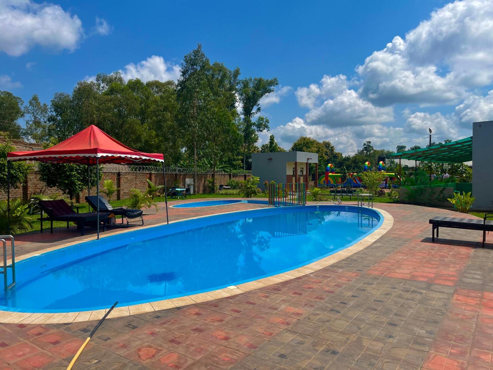 Lavic Country Resort Adjumani Kültér fotó