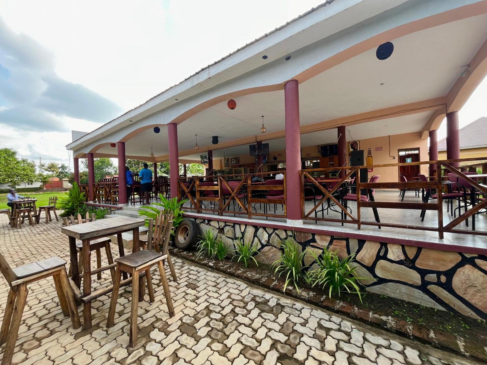 Lavic Country Resort Adjumani Kültér fotó